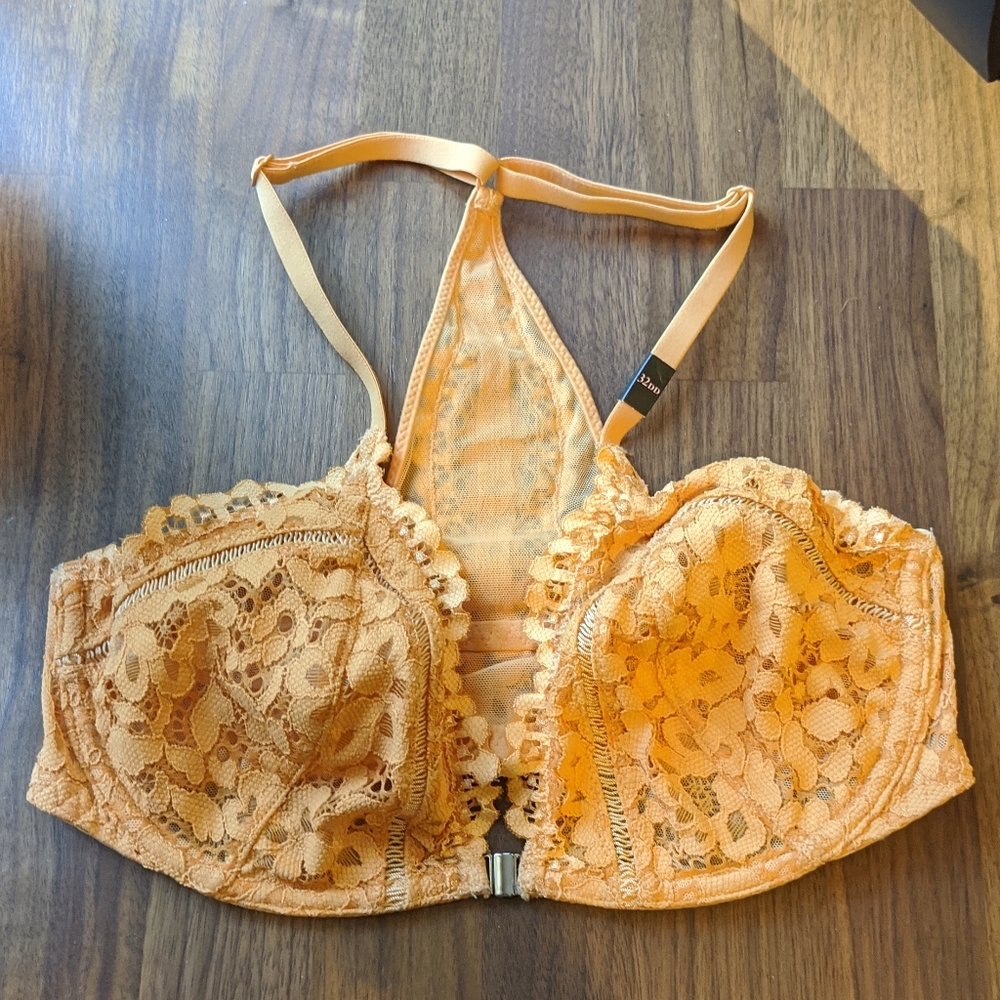 Victoria Secret Lace Bra, Size 32 DD NWOT